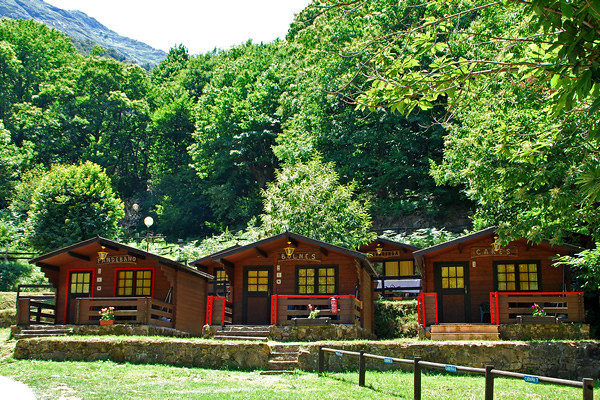 cabañas camping naranjo de bulnes picos de europa