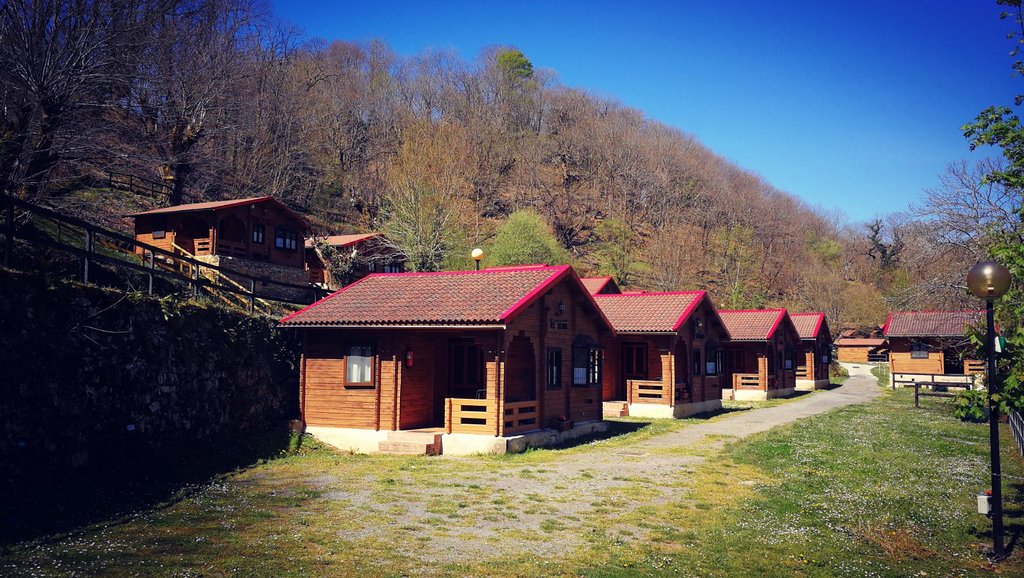 camping picos de europa naranjo de bulnes bungalows